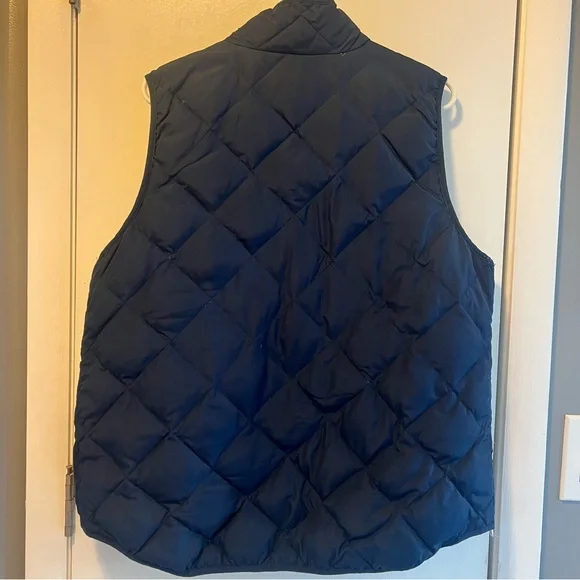 Navy quilted vest (size XL) - Picture 2 of 9